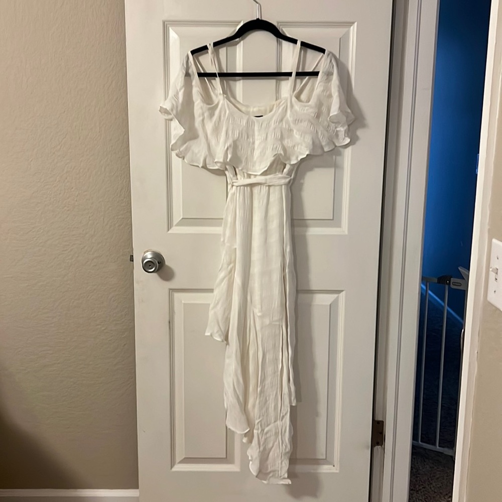 Unique white dress. Brides!